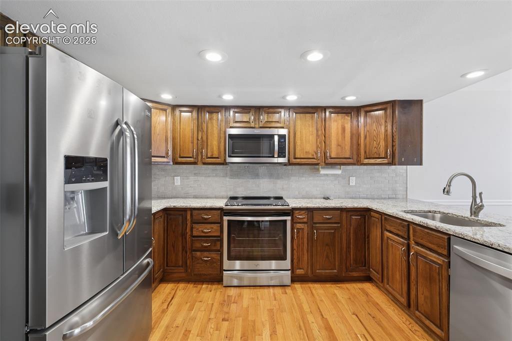 Image 11 of 34: Kitchen