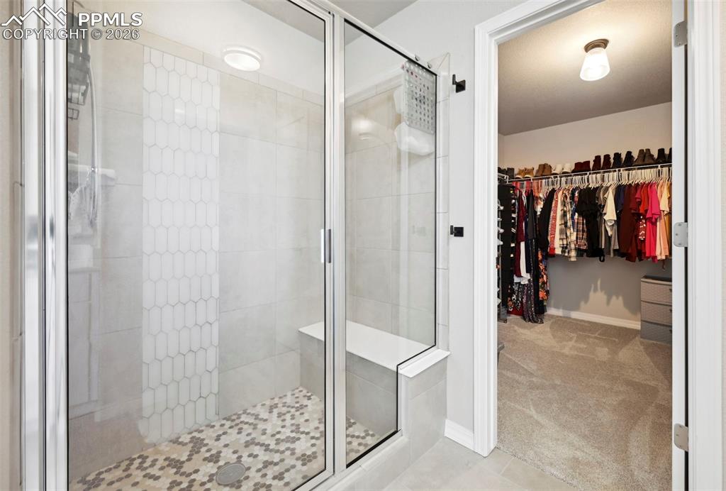 Image 24 of 39: Bathroom