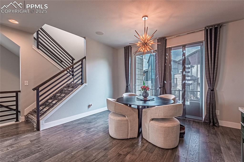 Image 10 of 37: Dining Area