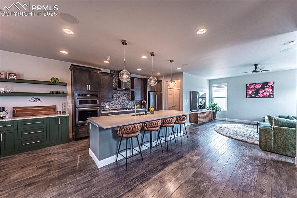 Image 5 of 37: Kitchen