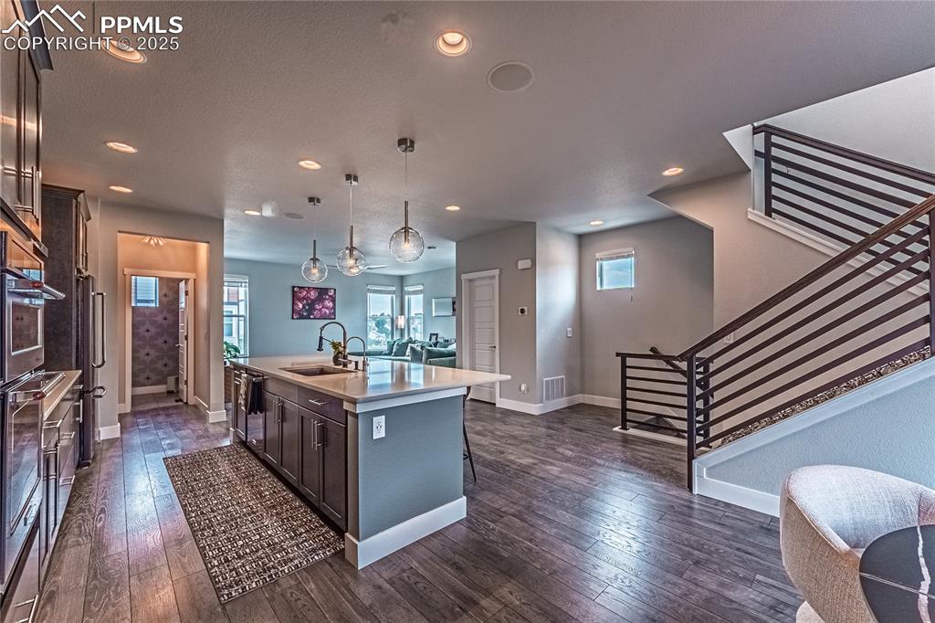 Image 9 of 37: Kitchen