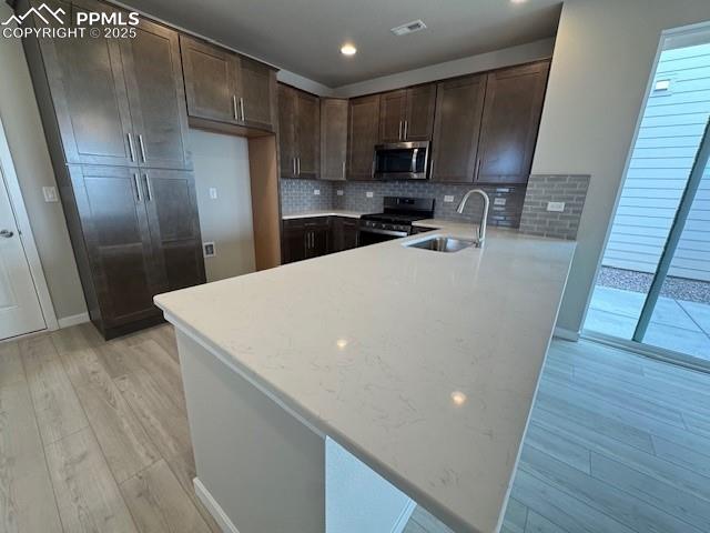 Image 6 of 22: Kitchen