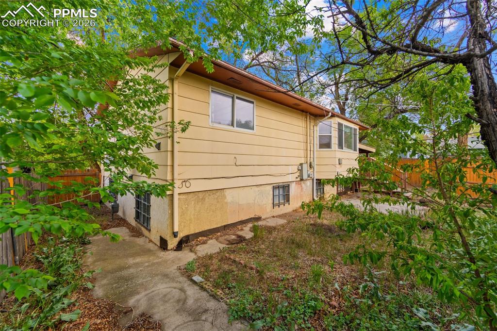 Image 18 of 20: Side of Structure