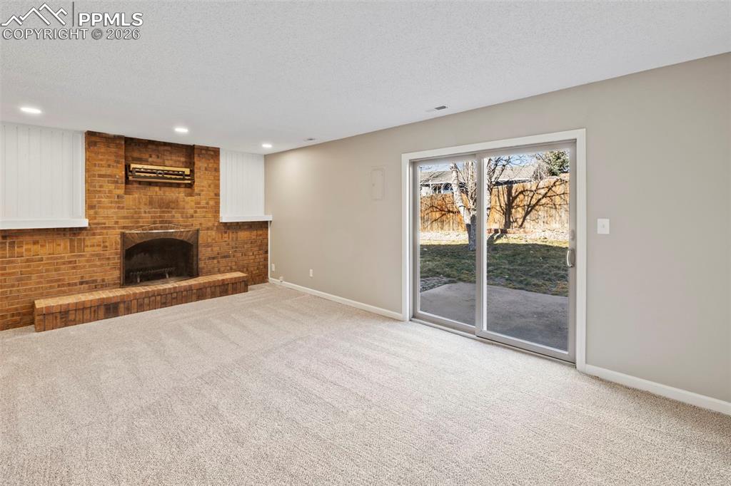 Image 23 of 42: Living Room