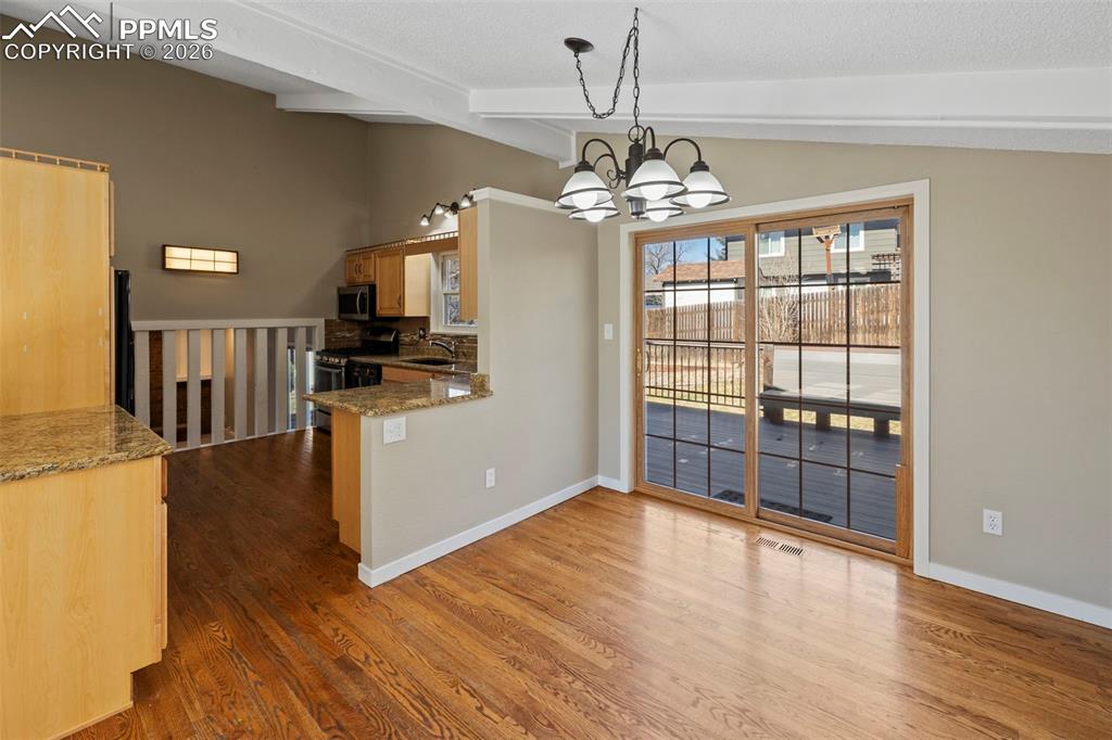 Image 4 of 42: Kitchen