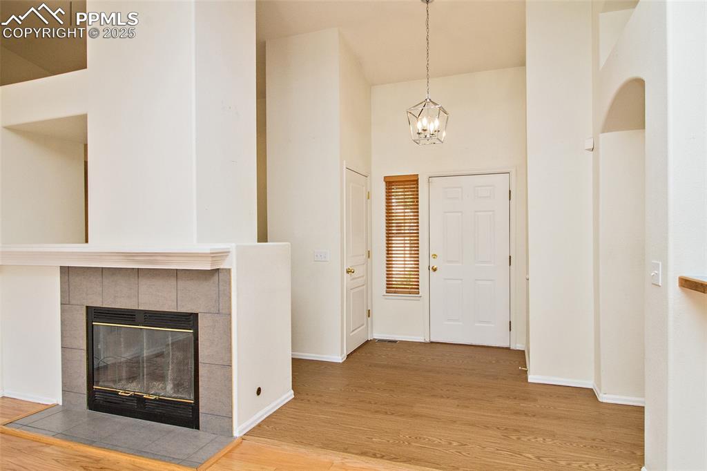 Image 15 of 38: Entry