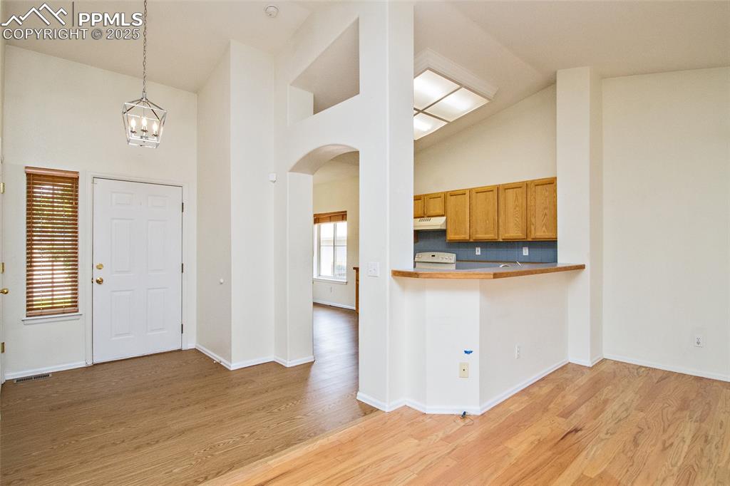 Image 9 of 38: Kitchen