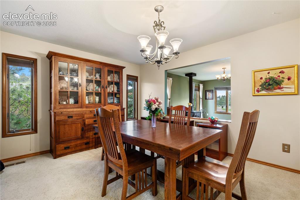 Image 20 of 46: Dining Area