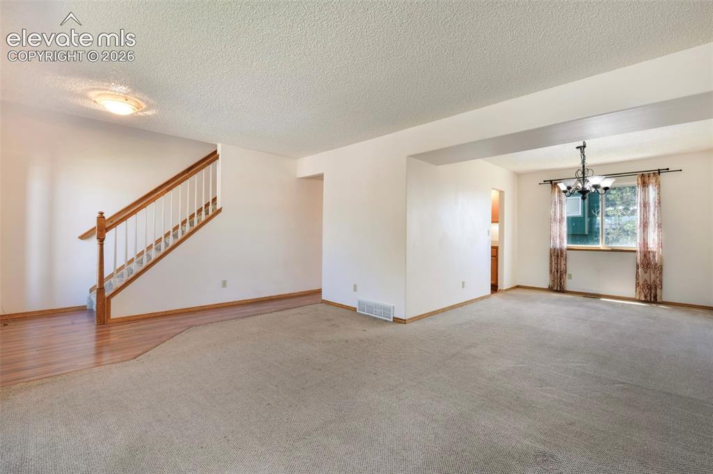 Image 6 of 50: Living Room