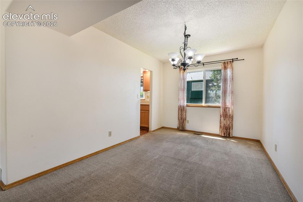 Image 8 of 50: Dining Room