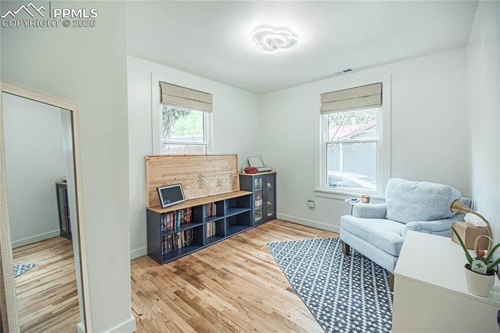 Image 12 of 30: Sitting Room