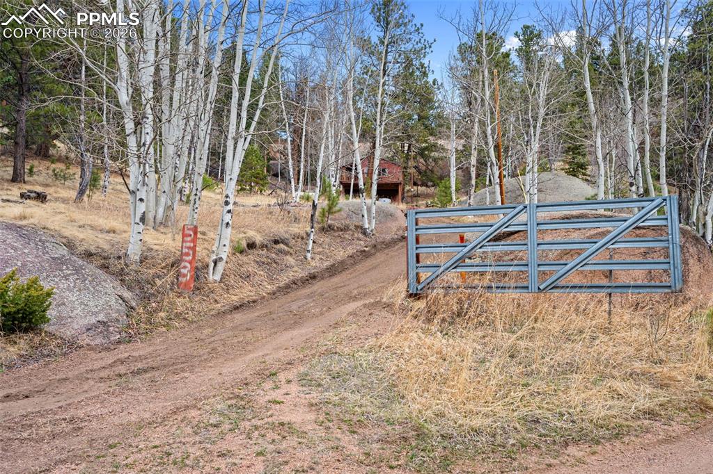 Image 15 of 19: Fence