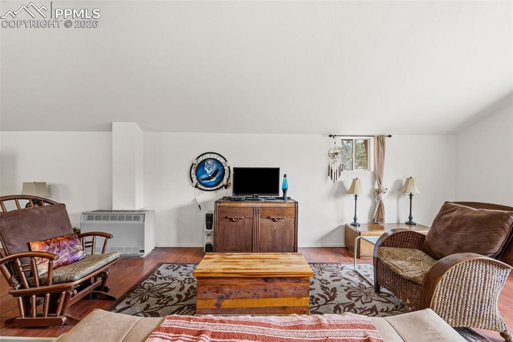 Image 4 of 19: Living Room