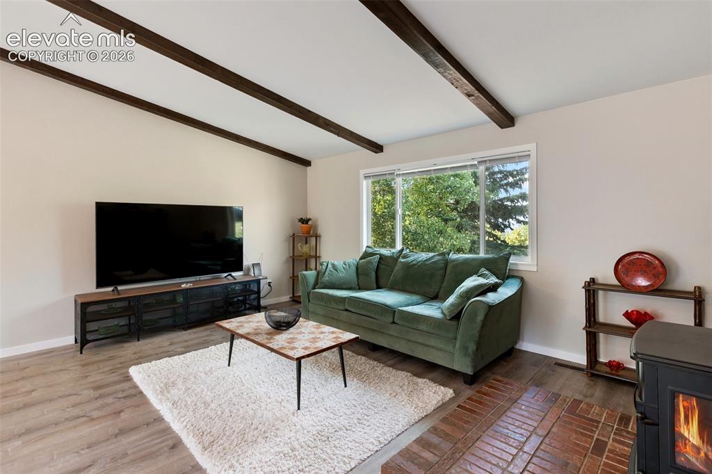 Image 10 of 50: Living Room