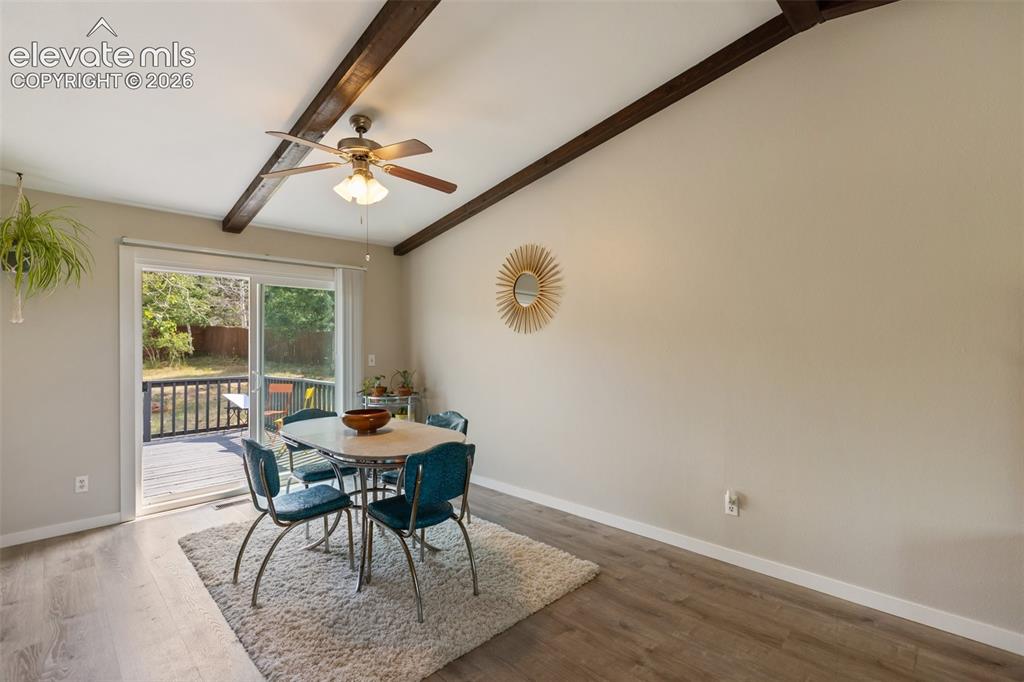 Image 11 of 50: Dining Area