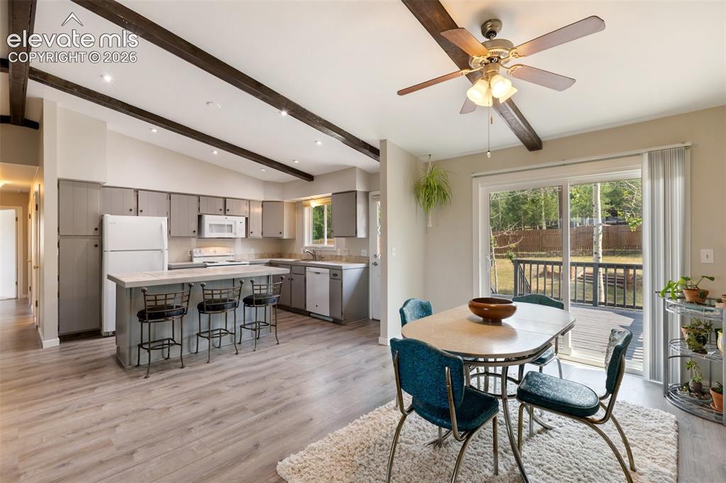 Image 12 of 50: Dining Area