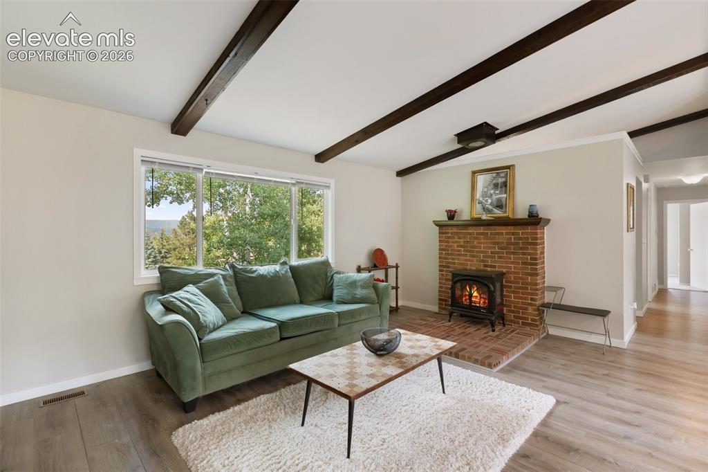 Image 9 of 50: Living Room