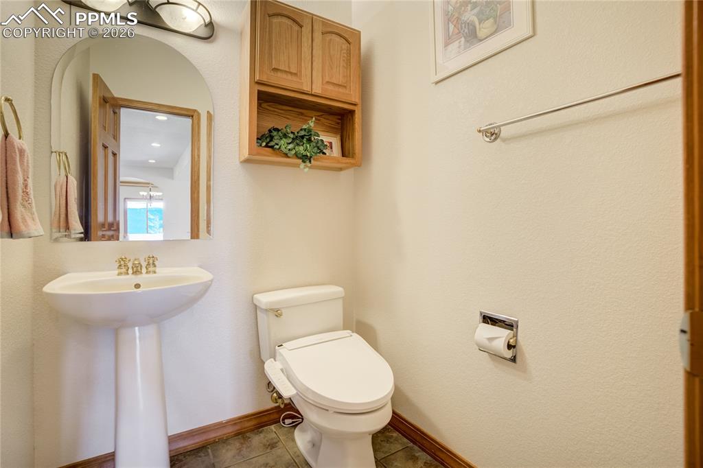 Image 15 of 50: Bathroom