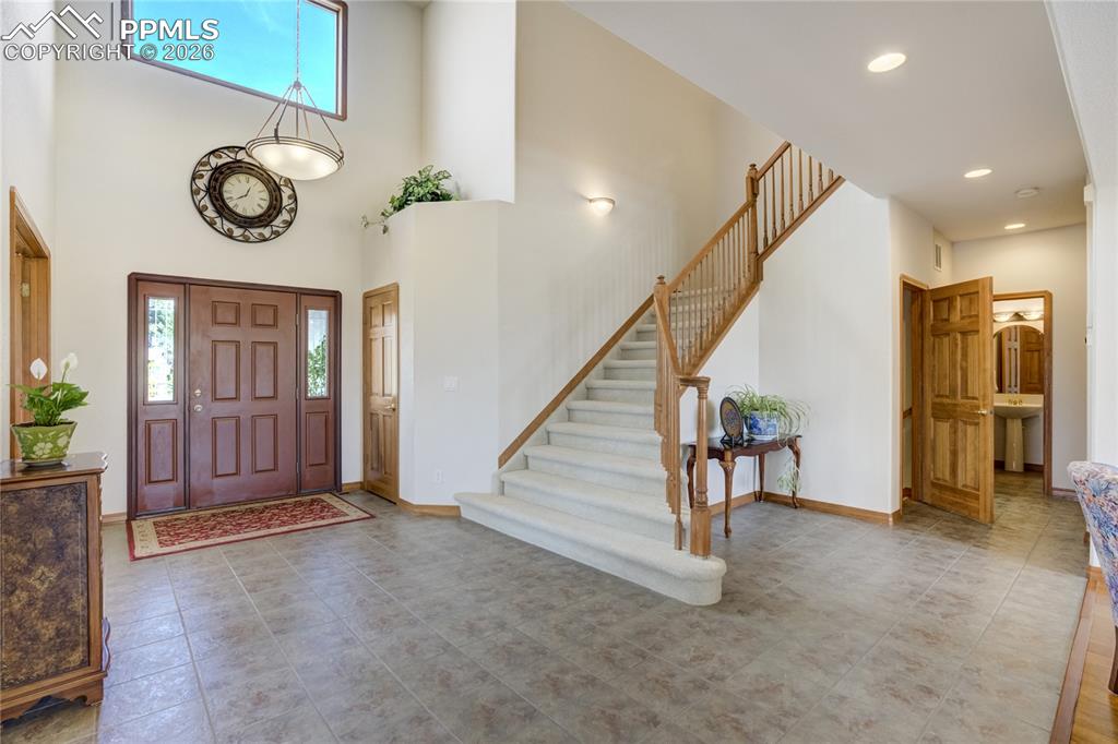 Image 16 of 50: Entry