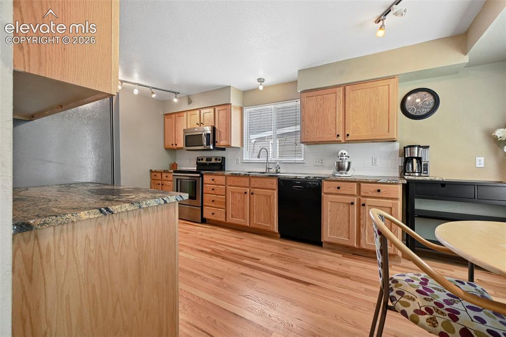 Image 12 of 34: Kitchen