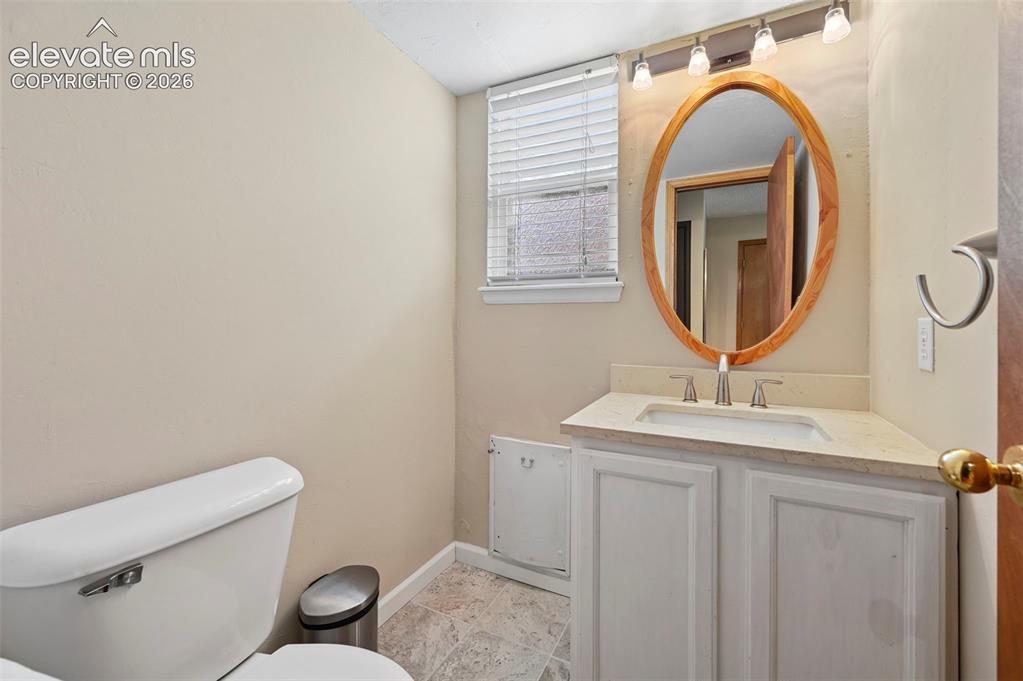 Image 16 of 34: Bathroom