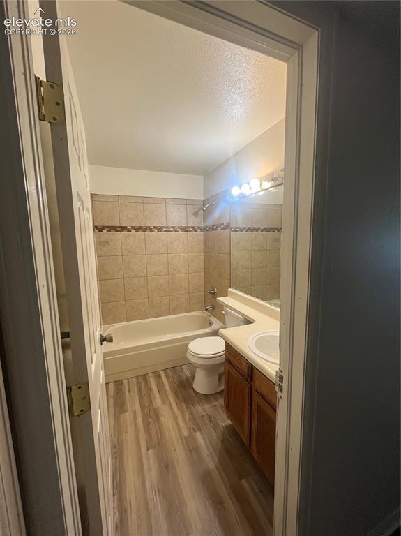 Image 17 of 22: Bathroom