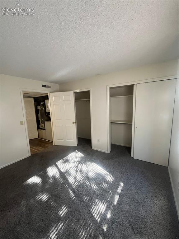 Image 19 of 22: Bedroom