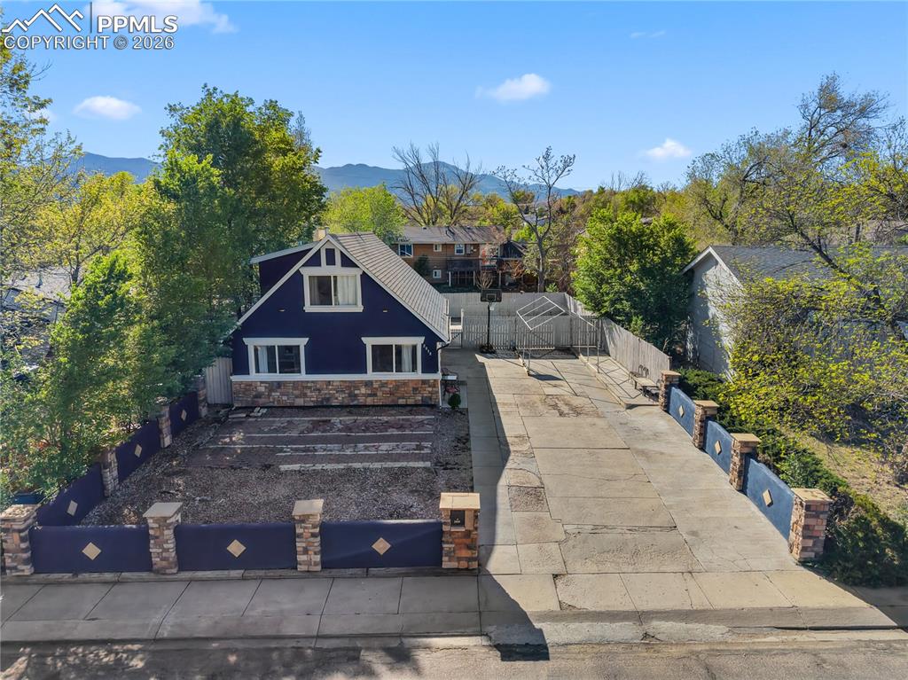 Image 1 of 27: Front of Structure