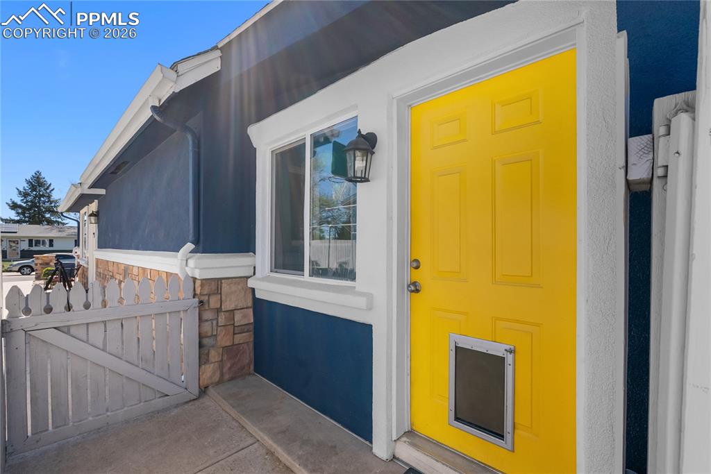 Image 2 of 27: Entry