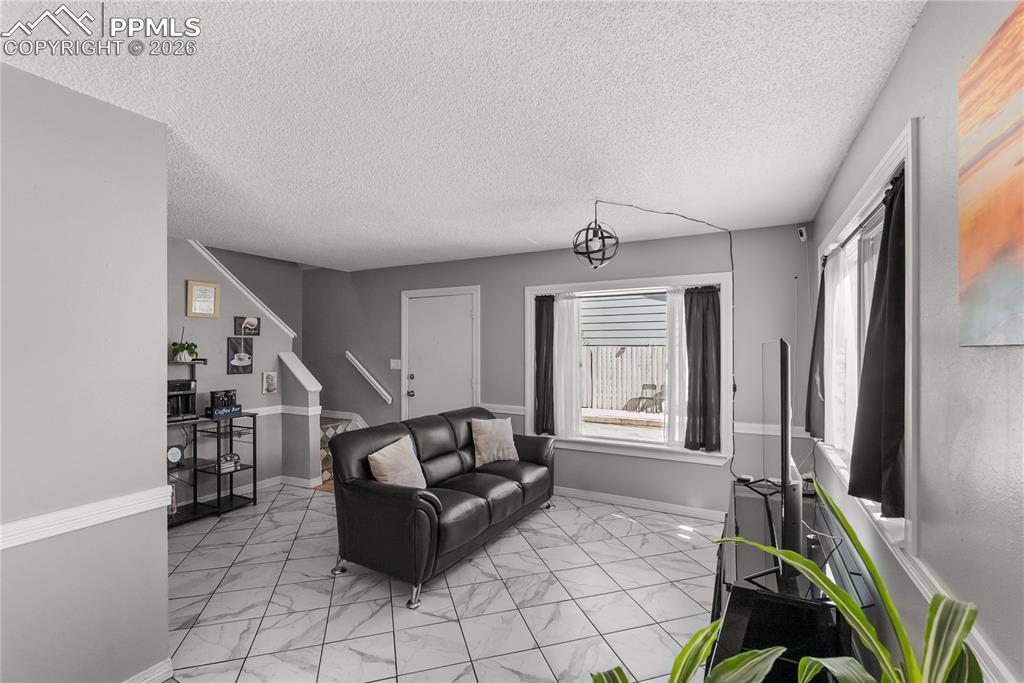 Image 5 of 27: Living Room