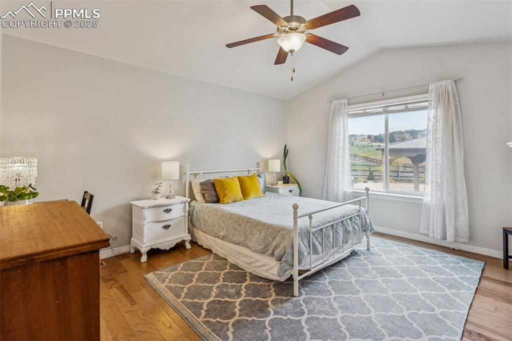 Image 12 of 41: Bedroom