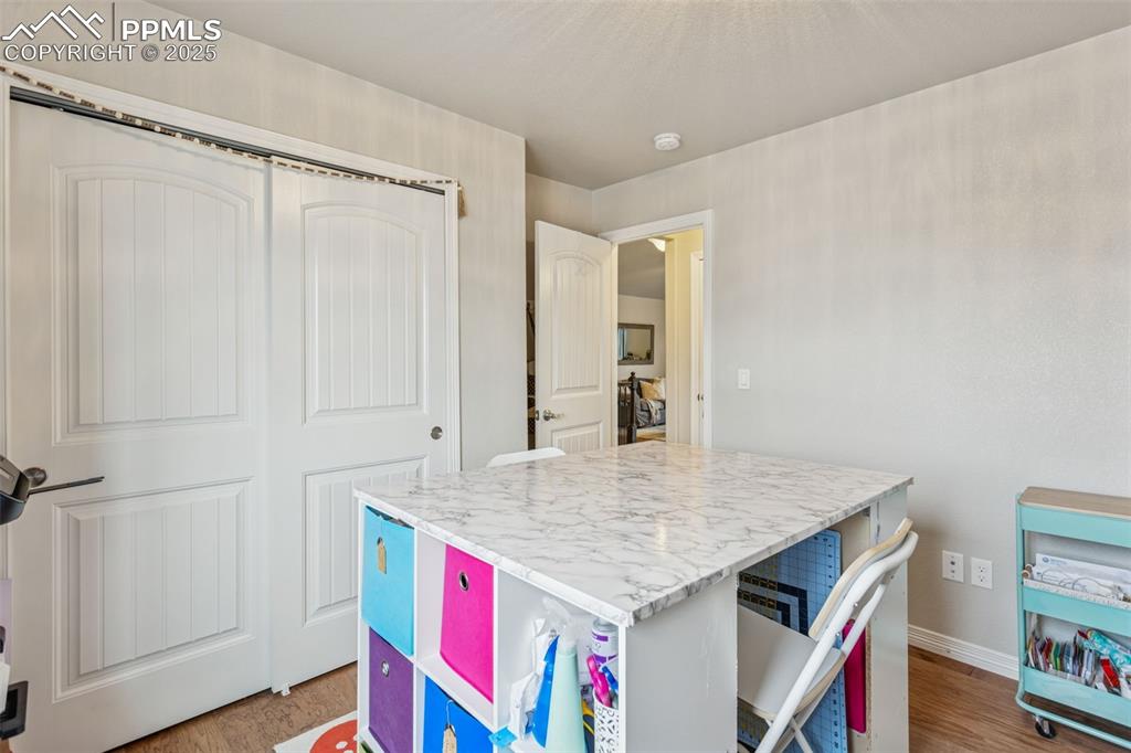 Image 22 of 41: Kitchen