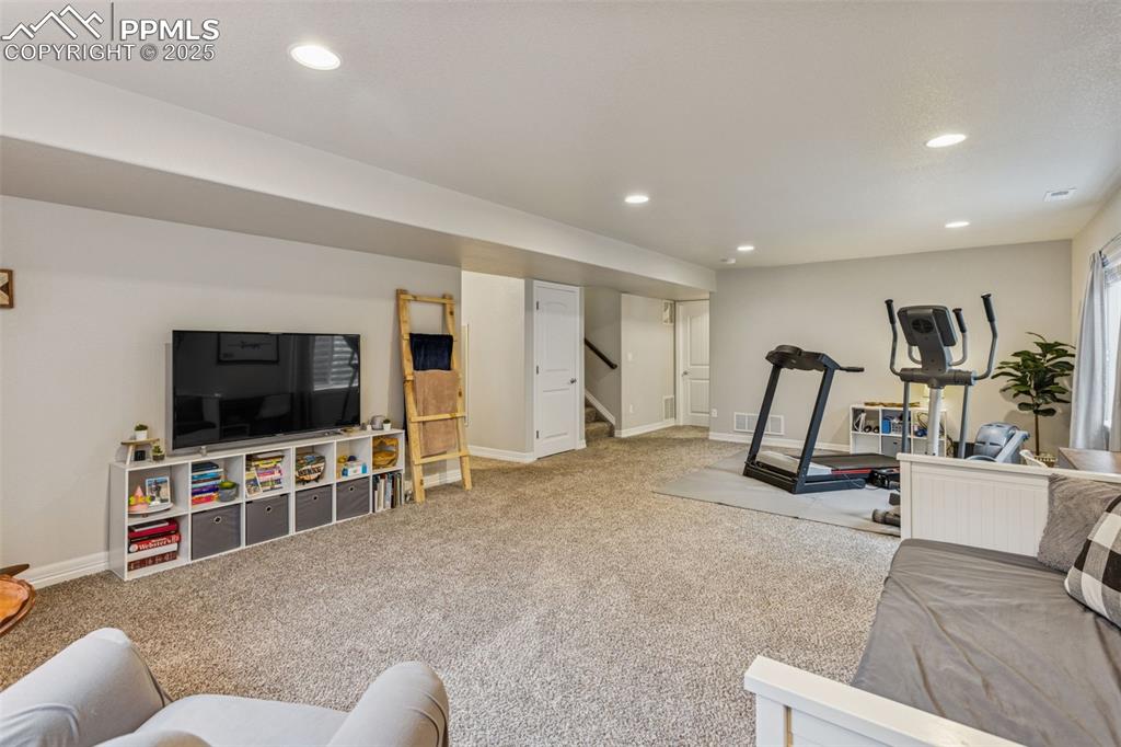 Image 24 of 41: Living Room