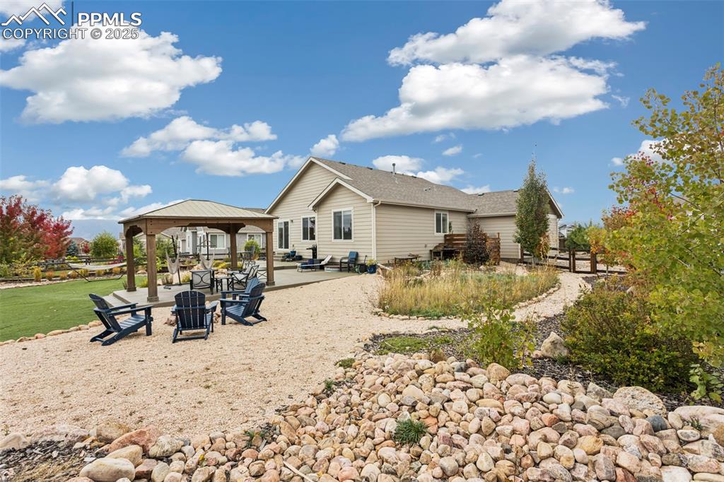 Image 30 of 41: Back of Structure