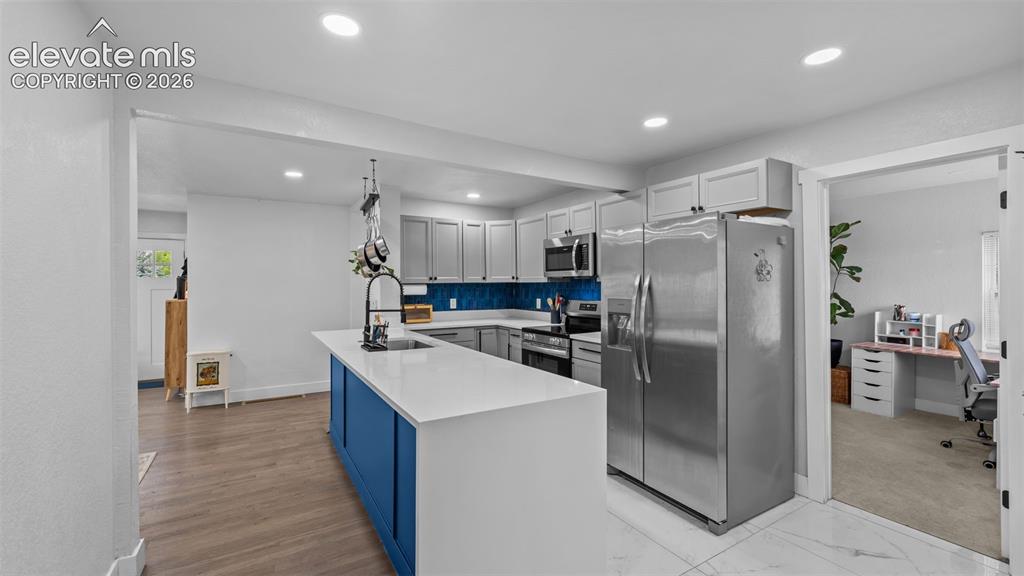 Image 10 of 33: Kitchen