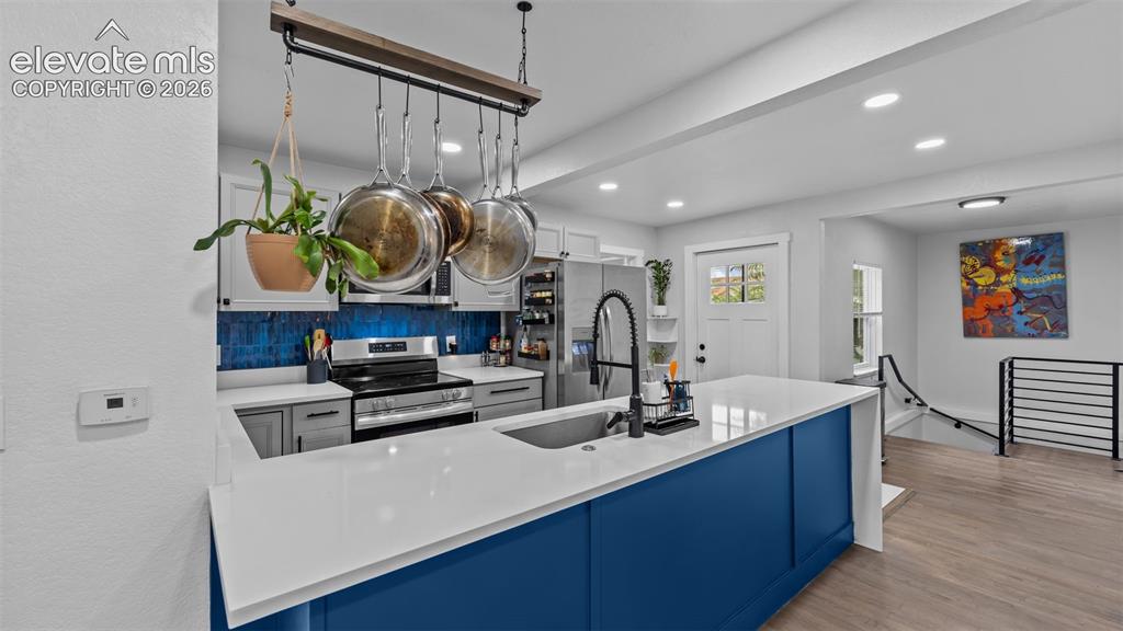 Image 11 of 33: Kitchen