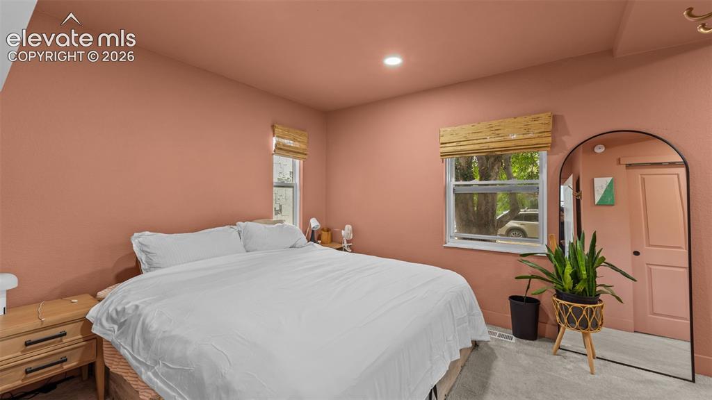 Image 12 of 33: Bedroom