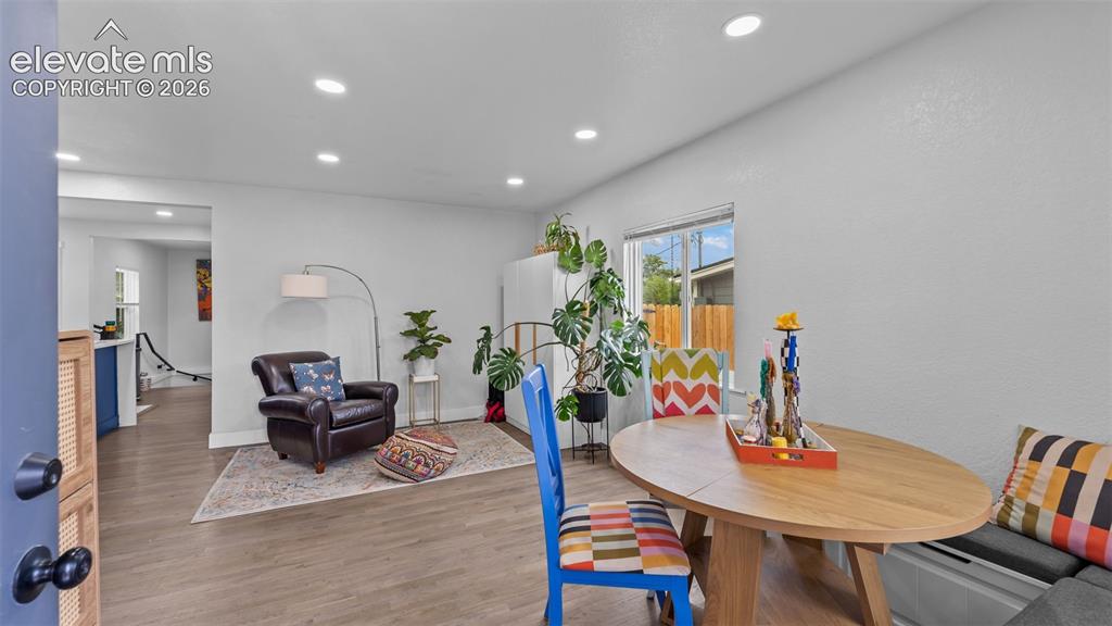 Image 6 of 33: Dining Area