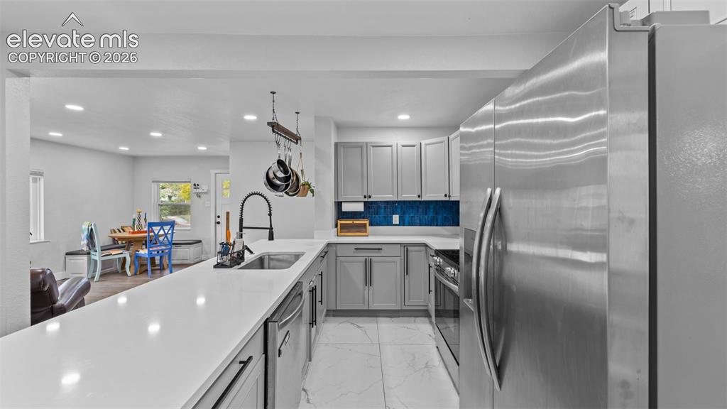 Image 8 of 33: Kitchen