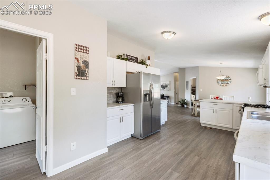 Image 18 of 35: Kitchen