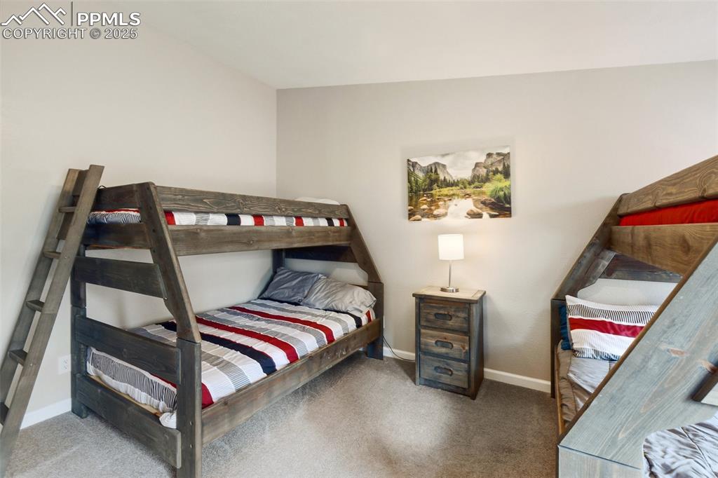 Image 25 of 35: Bedroom