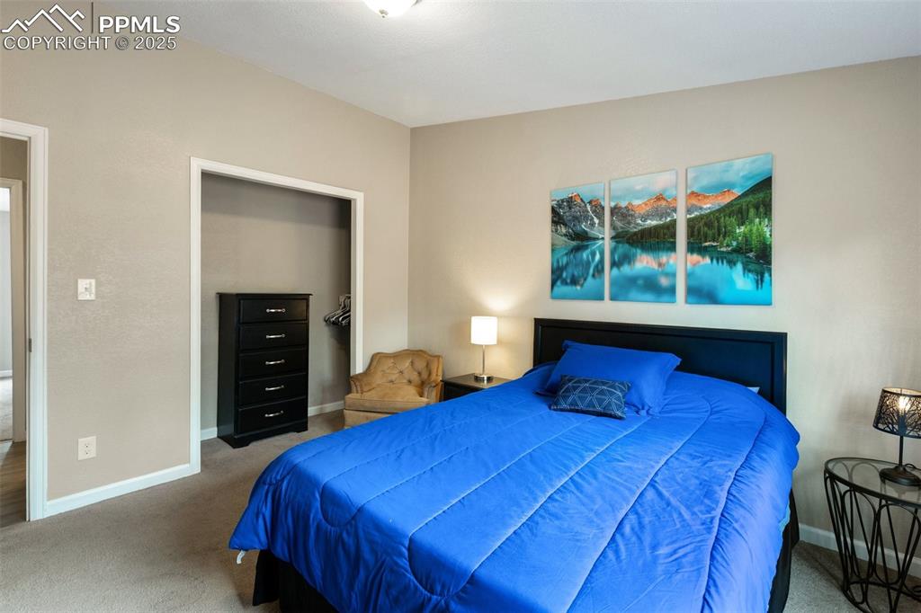 Image 29 of 35: Bedroom