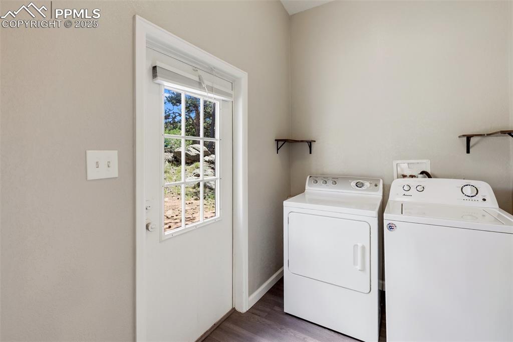 Image 31 of 35: Laundry