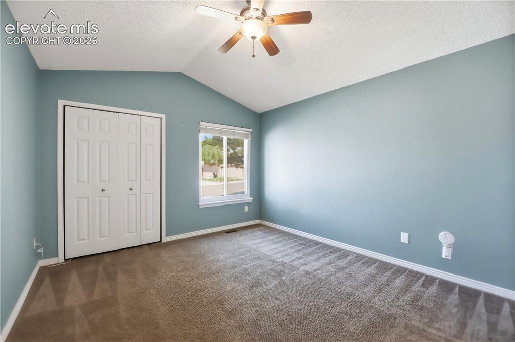 Image 18 of 50: Bedroom