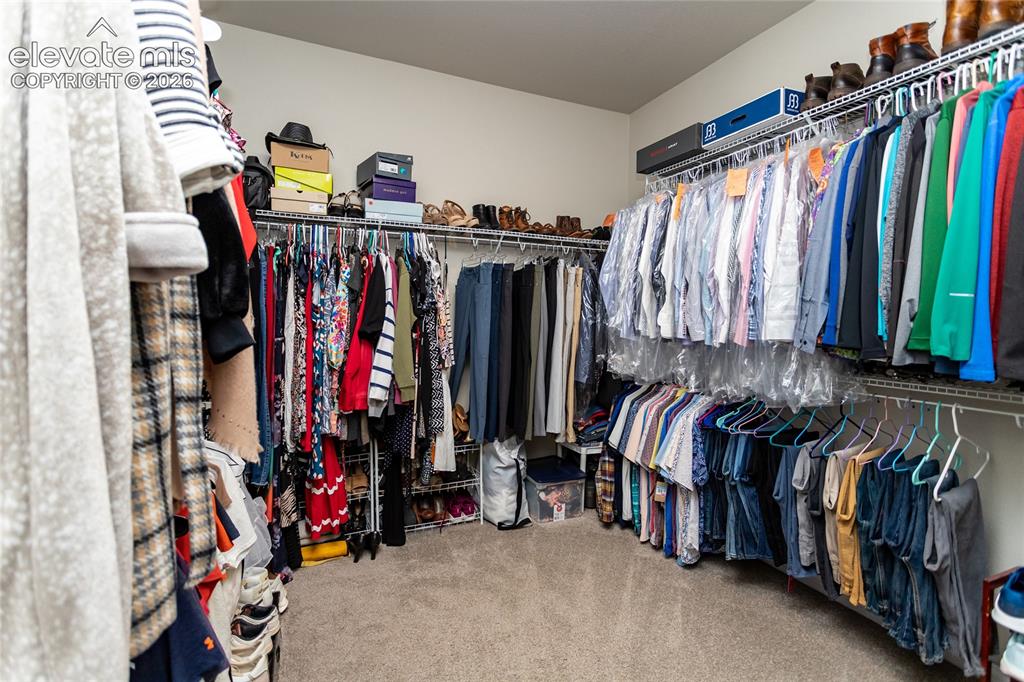Image 25 of 45: Closet