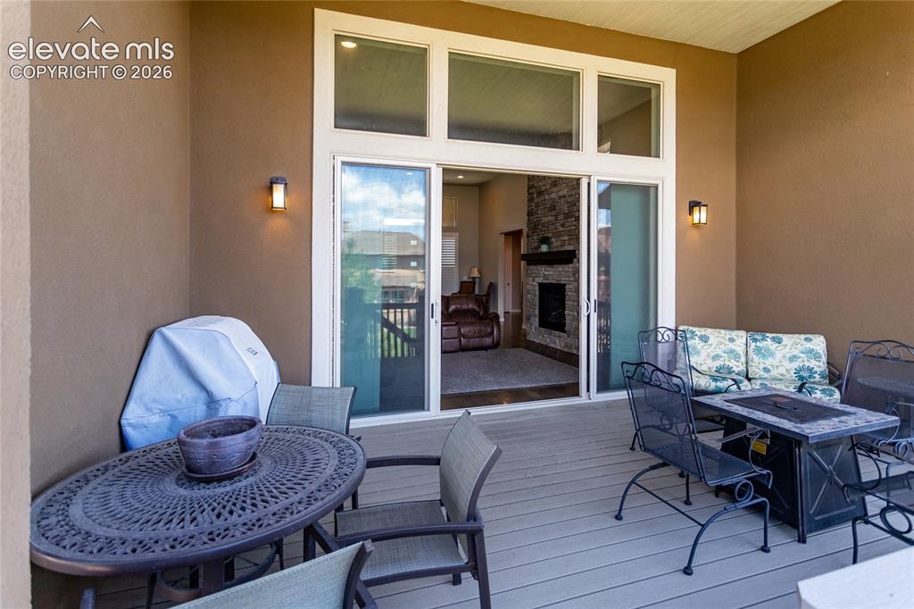 Image 9 of 45: Deck