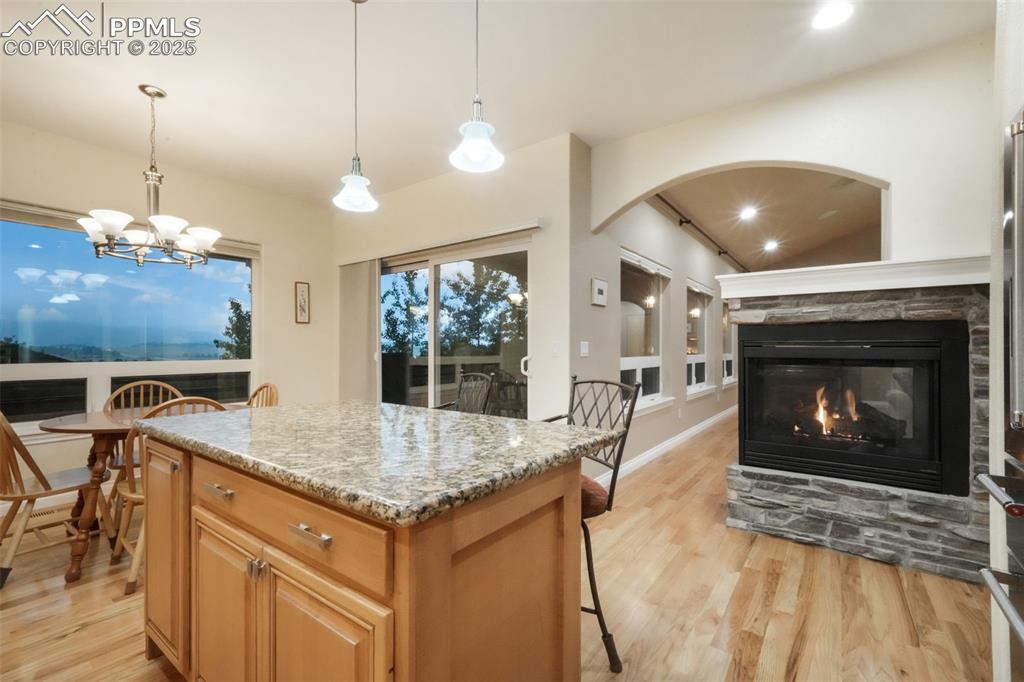 Image 17 of 50: Kitchen