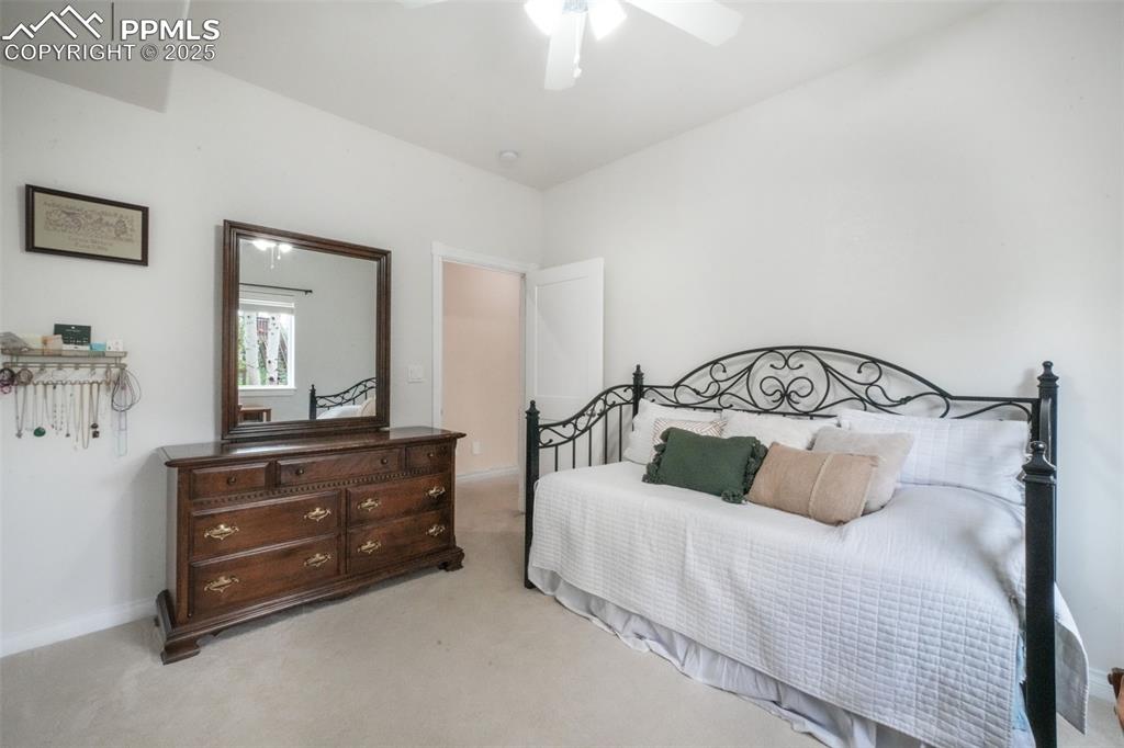 Image 43 of 50: Bedroom