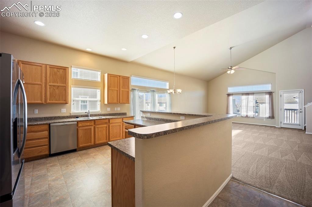 Image 7 of 46: Kitchen