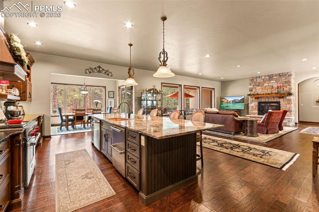 Image 12 of 49: Kitchen